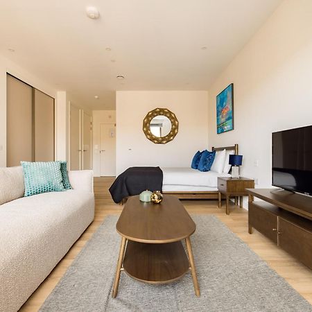 Charles Hope London Greenford Greenford  Ngoại thất bức ảnh