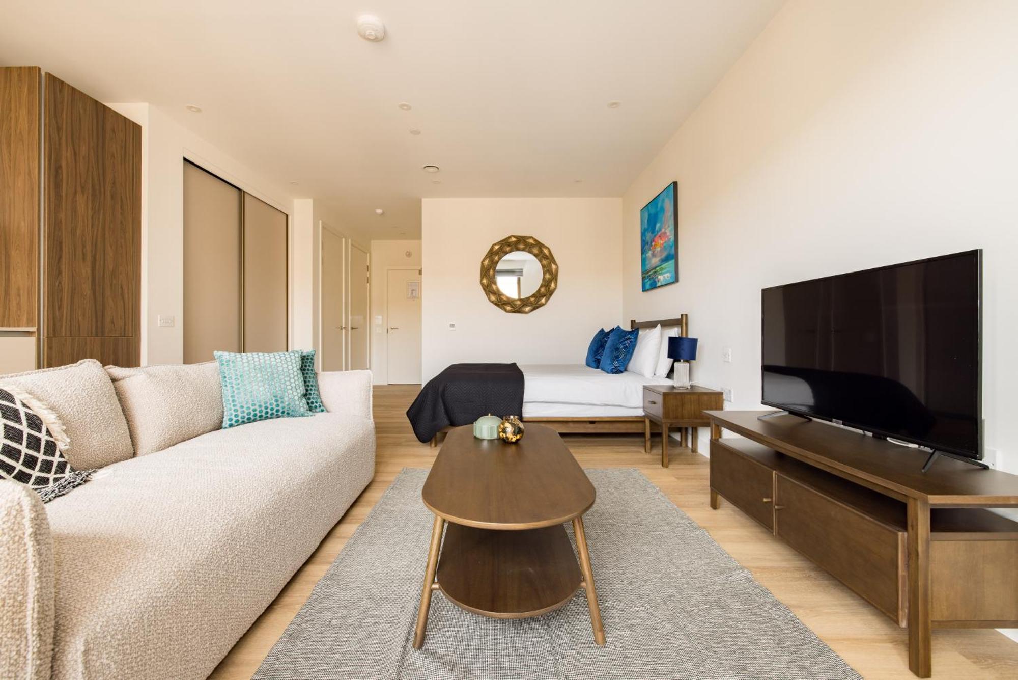Charles Hope London Greenford Greenford  Ngoại thất bức ảnh